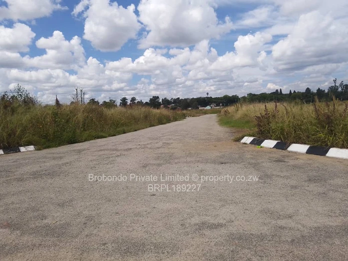 Reduced to go Glaudina, Riverside area stand for sale with complete development