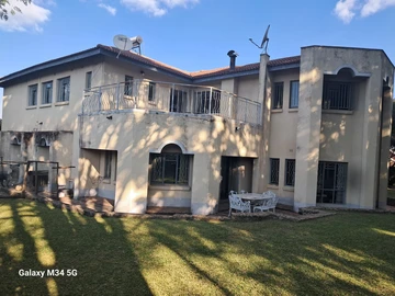 6 Bedroom House